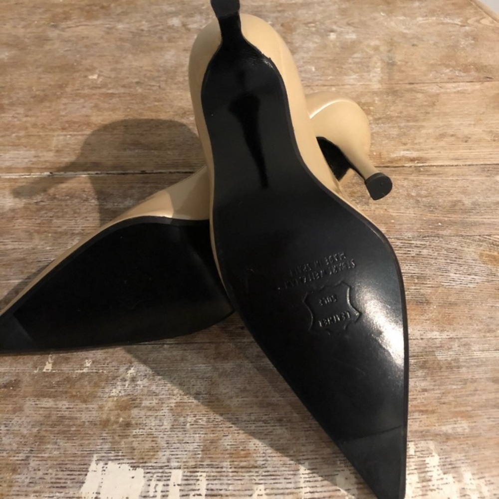 Champagne Stuart Weitzman 71/2 Narrow shoe - Picture 5 of 8